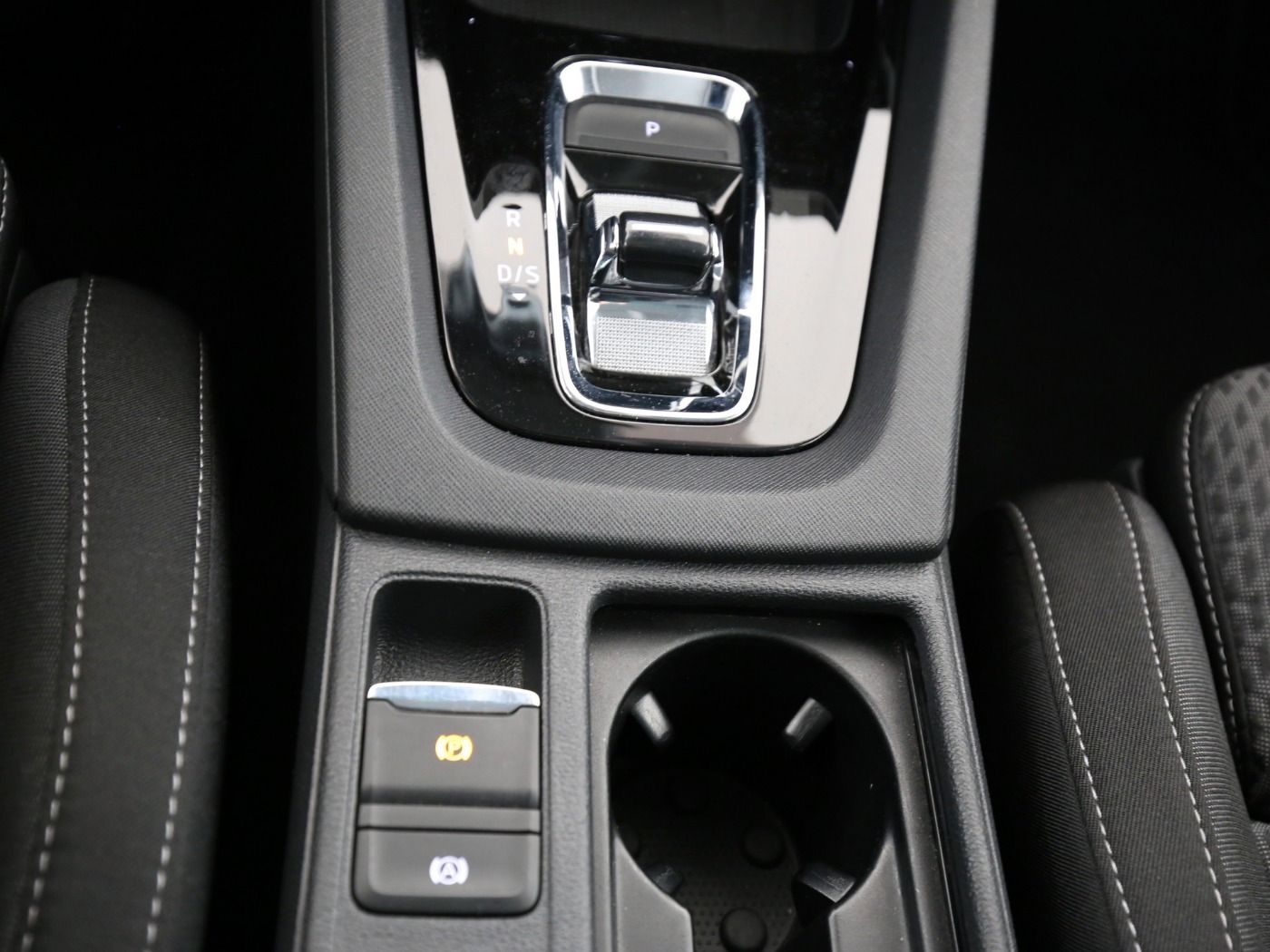 Fahrzeugabbildung SKODA Octavia Combi 2.0 TDI Ambition AHK|Standhzg|ACC