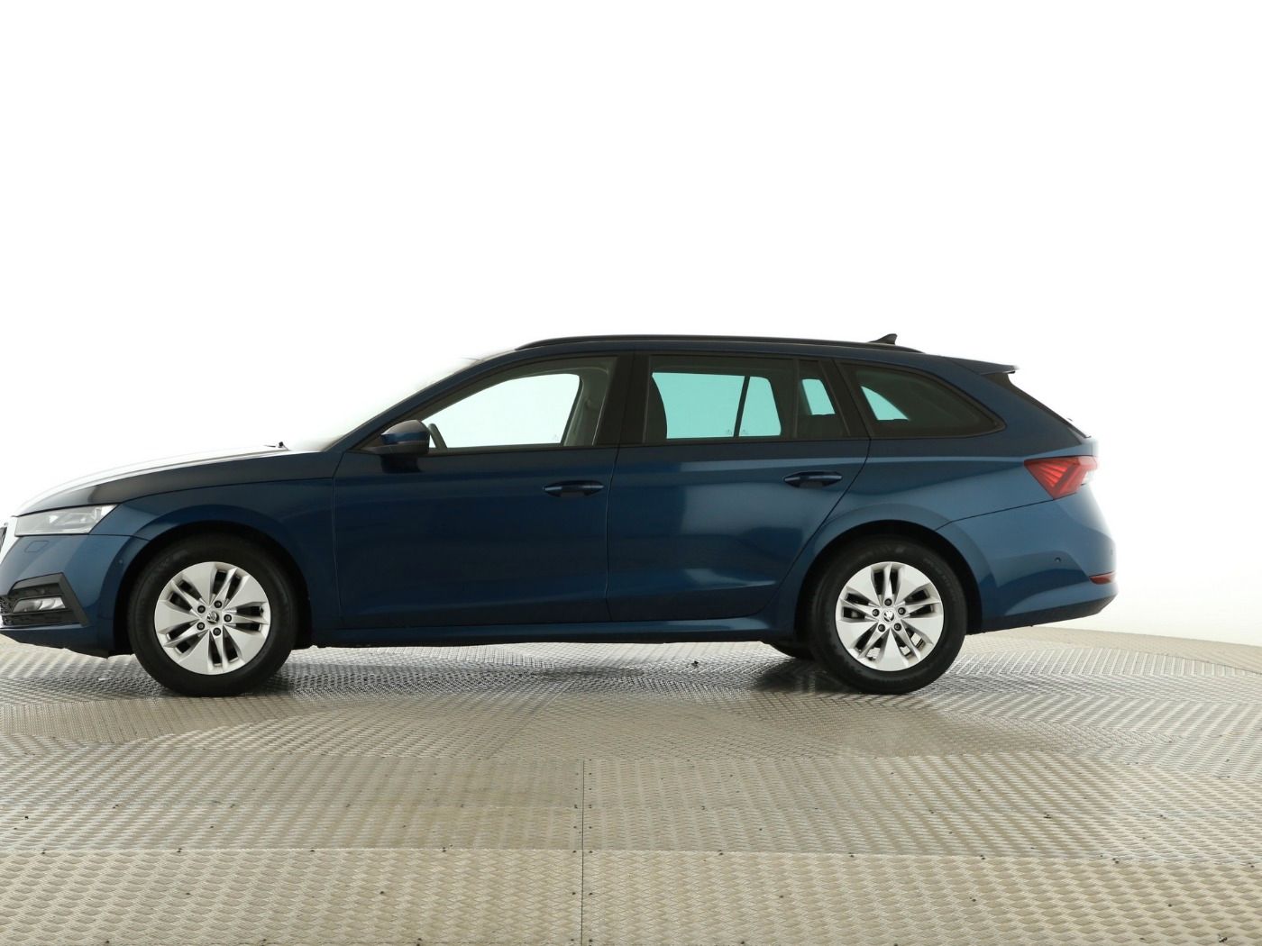 Fahrzeugabbildung SKODA Octavia Combi 2.0 TDI Ambition AHK|Standhzg|ACC