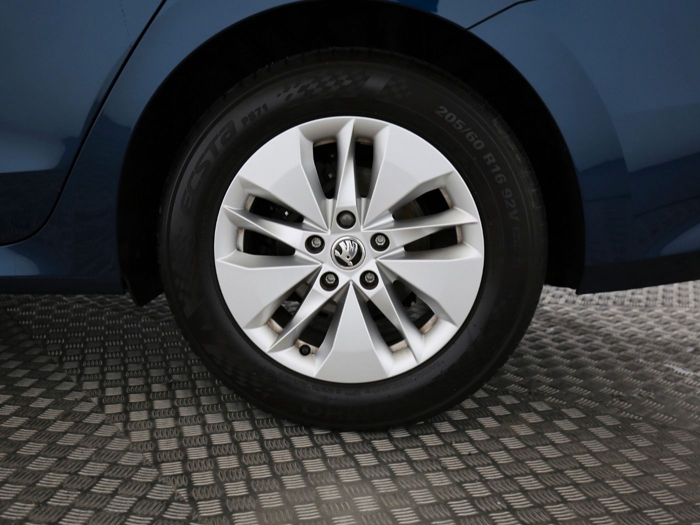 Fahrzeugabbildung SKODA Octavia Combi 2.0 TDI Ambition AHK|Standhzg|ACC