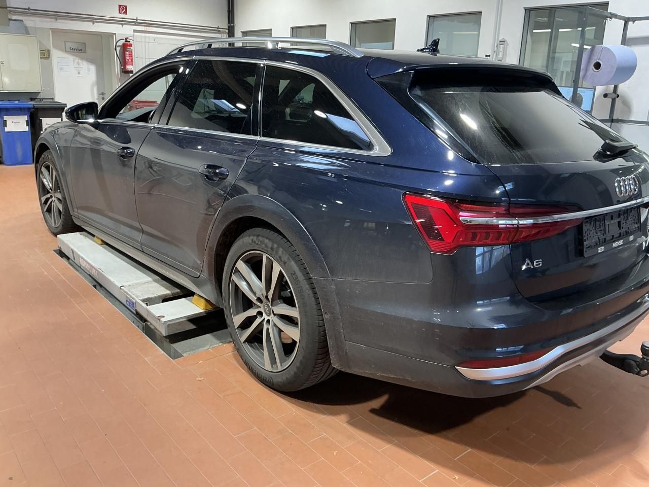 Fahrzeugabbildung Audi A6 allroad 45 TDI quattro S tronic SpurH el.Heck