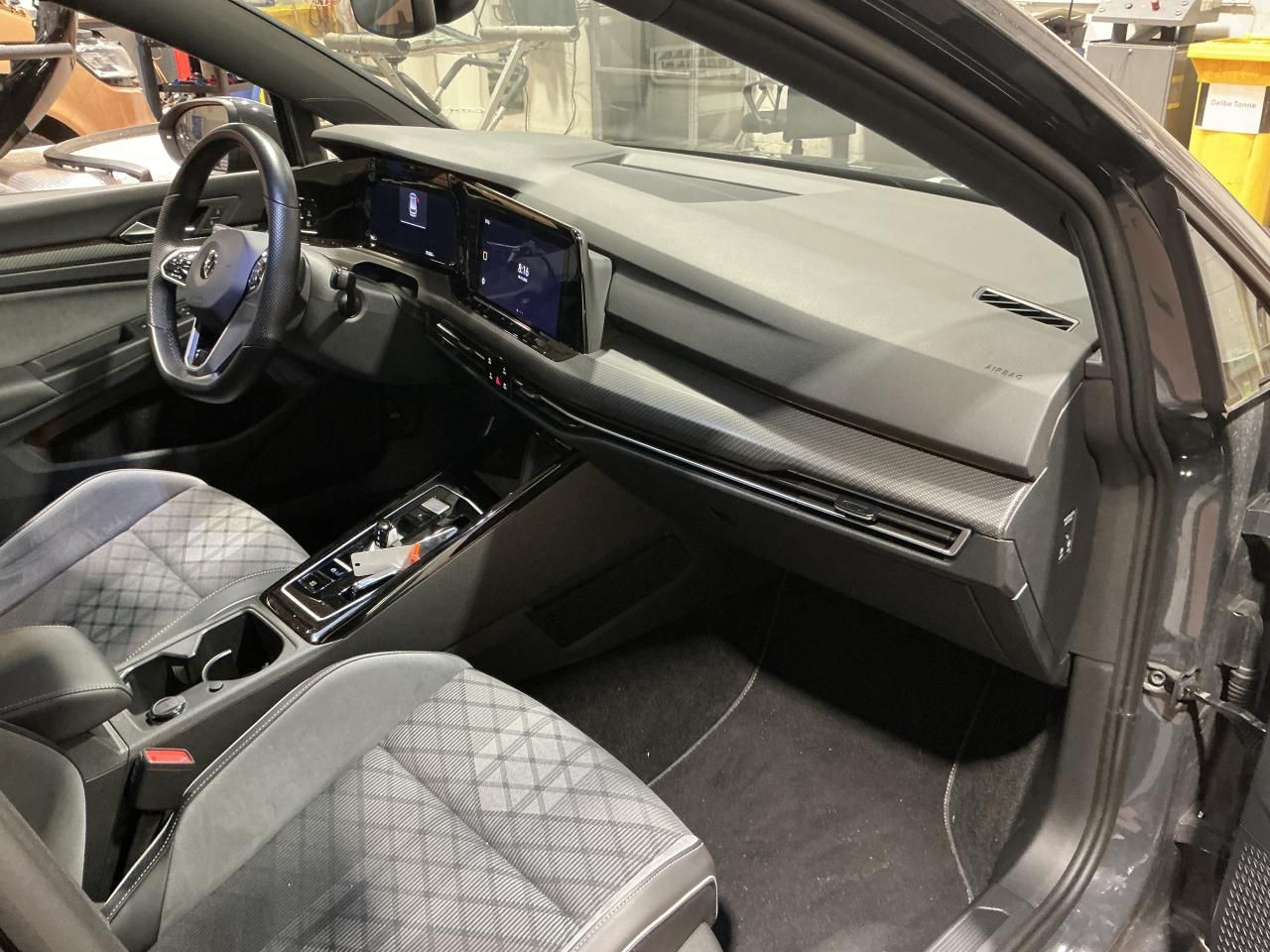 Fahrzeugabbildung Volkswagen Golf VII Variant 2.0 TDI DSG R- line CarPlay|ACC