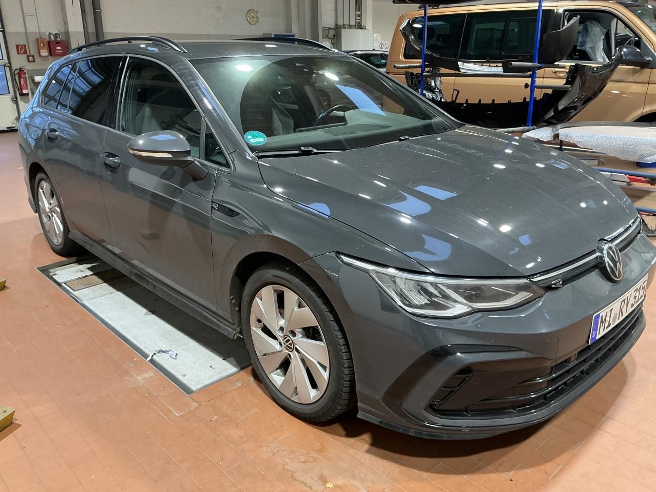 Fahrzeugabbildung Volkswagen Golf VII Variant 2.0 TDI DSG R- line CarPlay|ACC