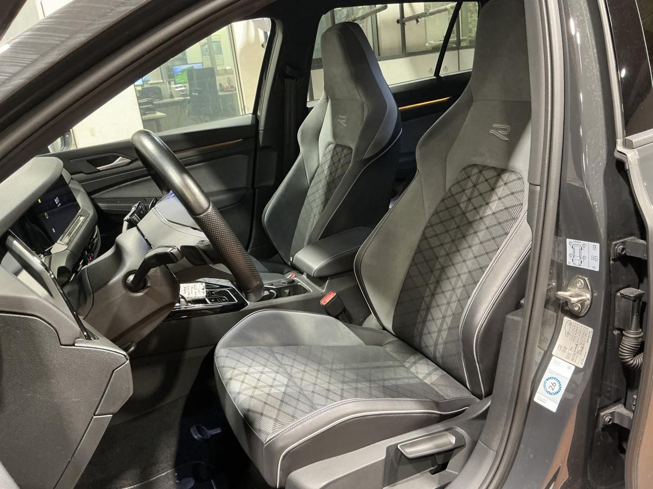 Fahrzeugabbildung Volkswagen Golf VII Variant 2.0 TDI DSG R- line CarPlay|ACC