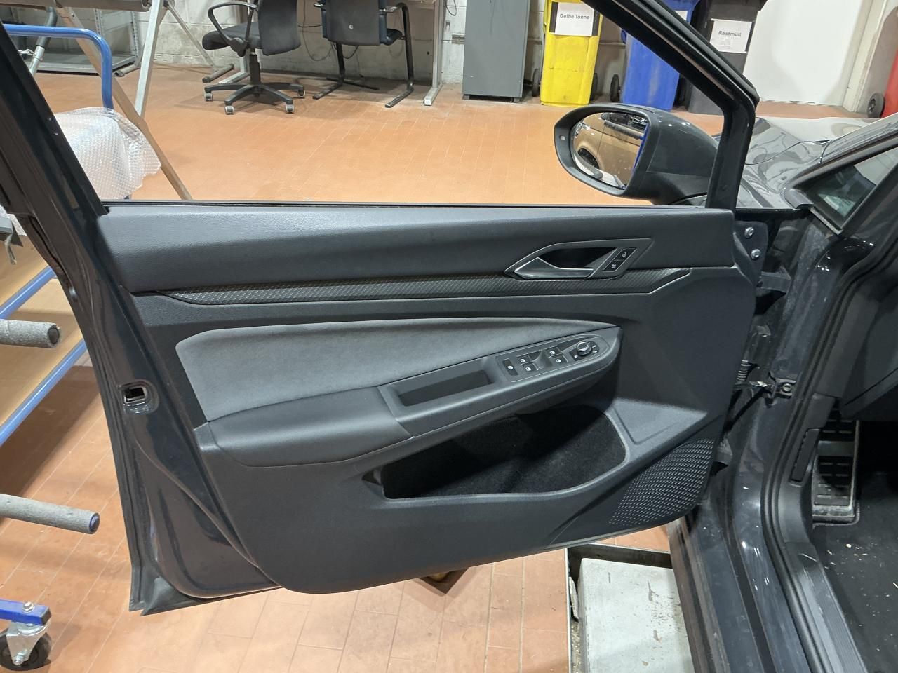 Fahrzeugabbildung Volkswagen Golf VII Variant 2.0 TDI DSG R- line CarPlay|ACC