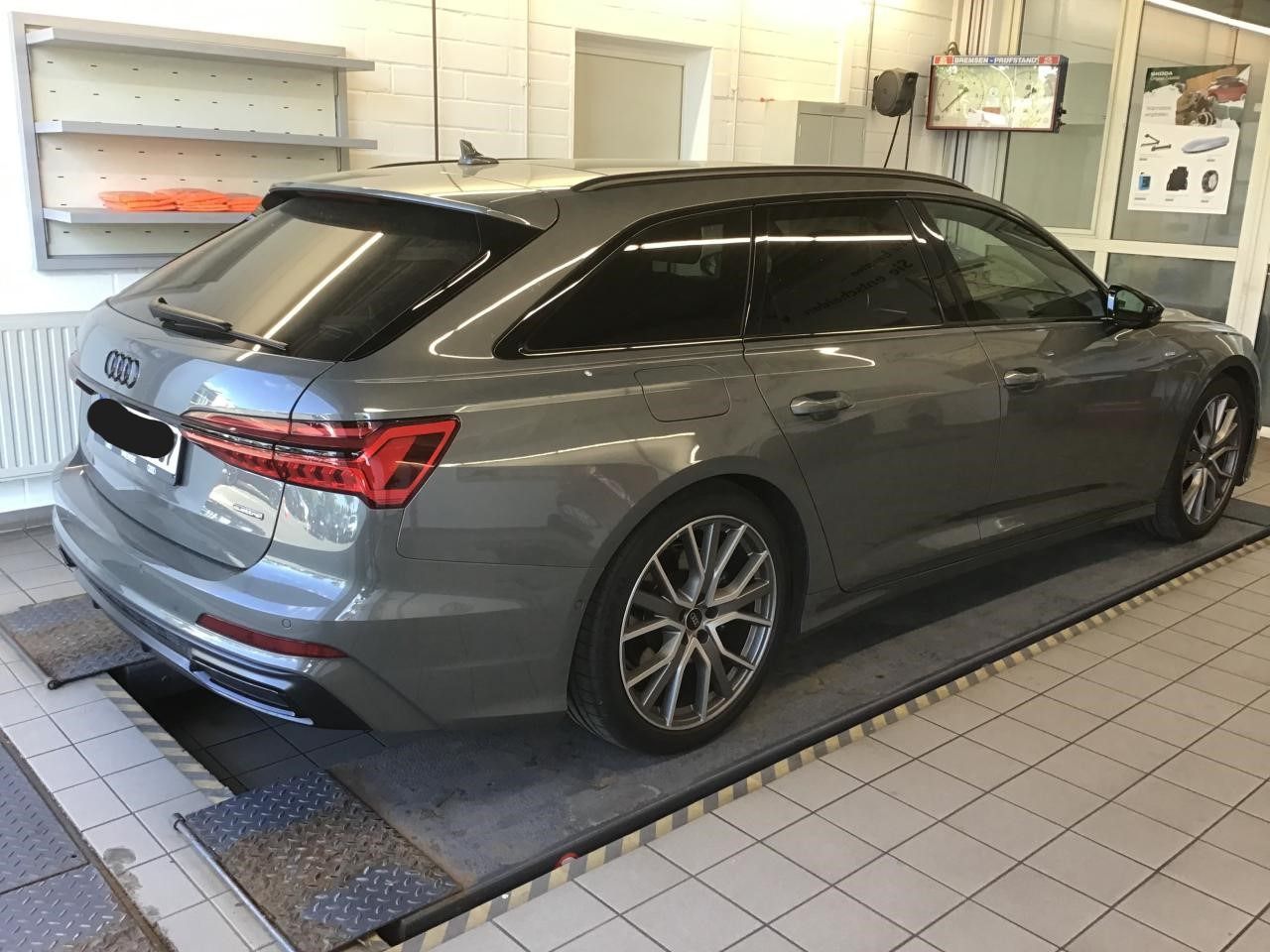 Fahrzeugabbildung Audi A6 Avant 50 TDI quattro tiptronic S line Matrix