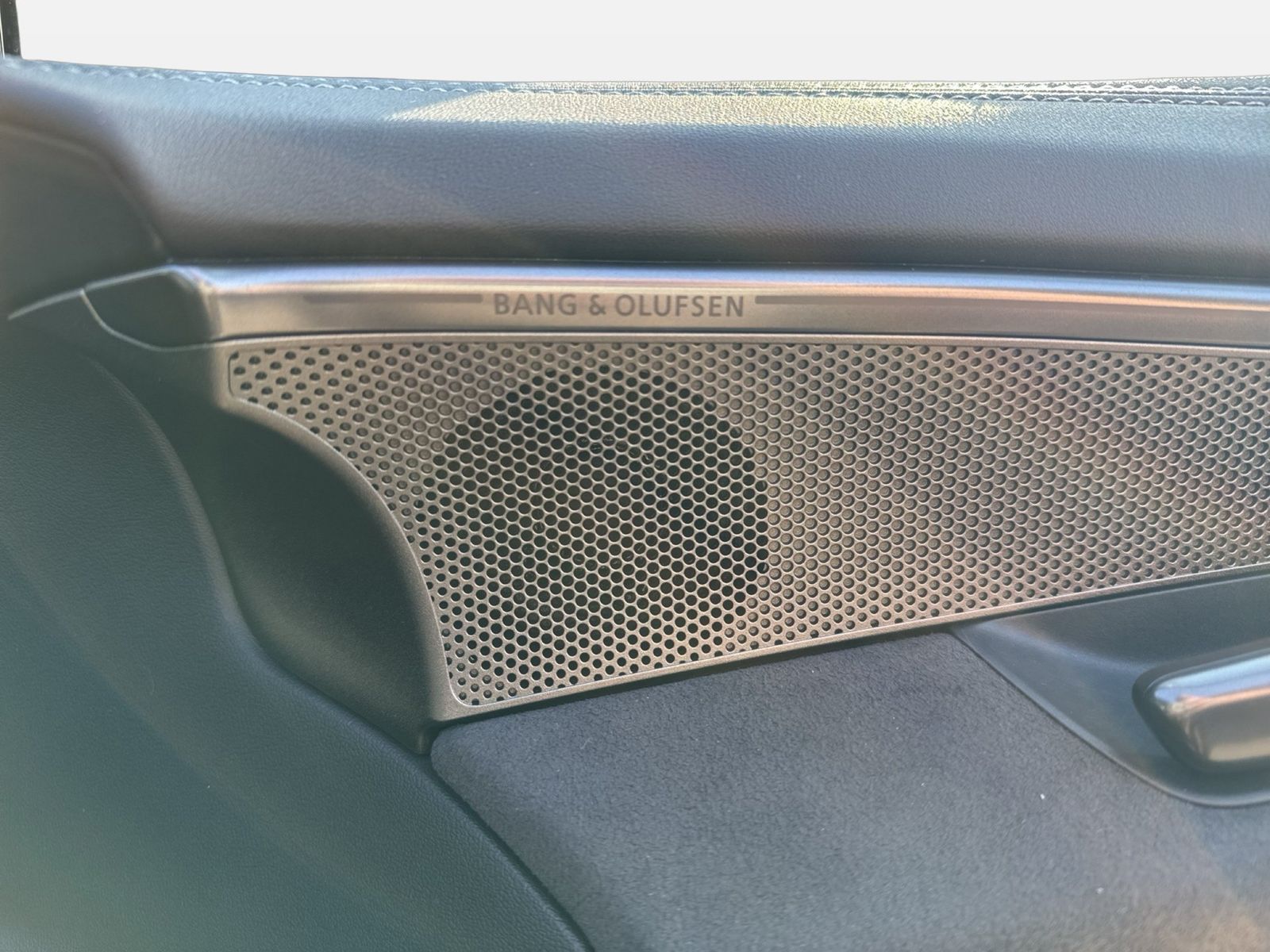 Fahrzeugabbildung Audi A5 Avant e-hybrid quattro 270 kW S tronic Matrix