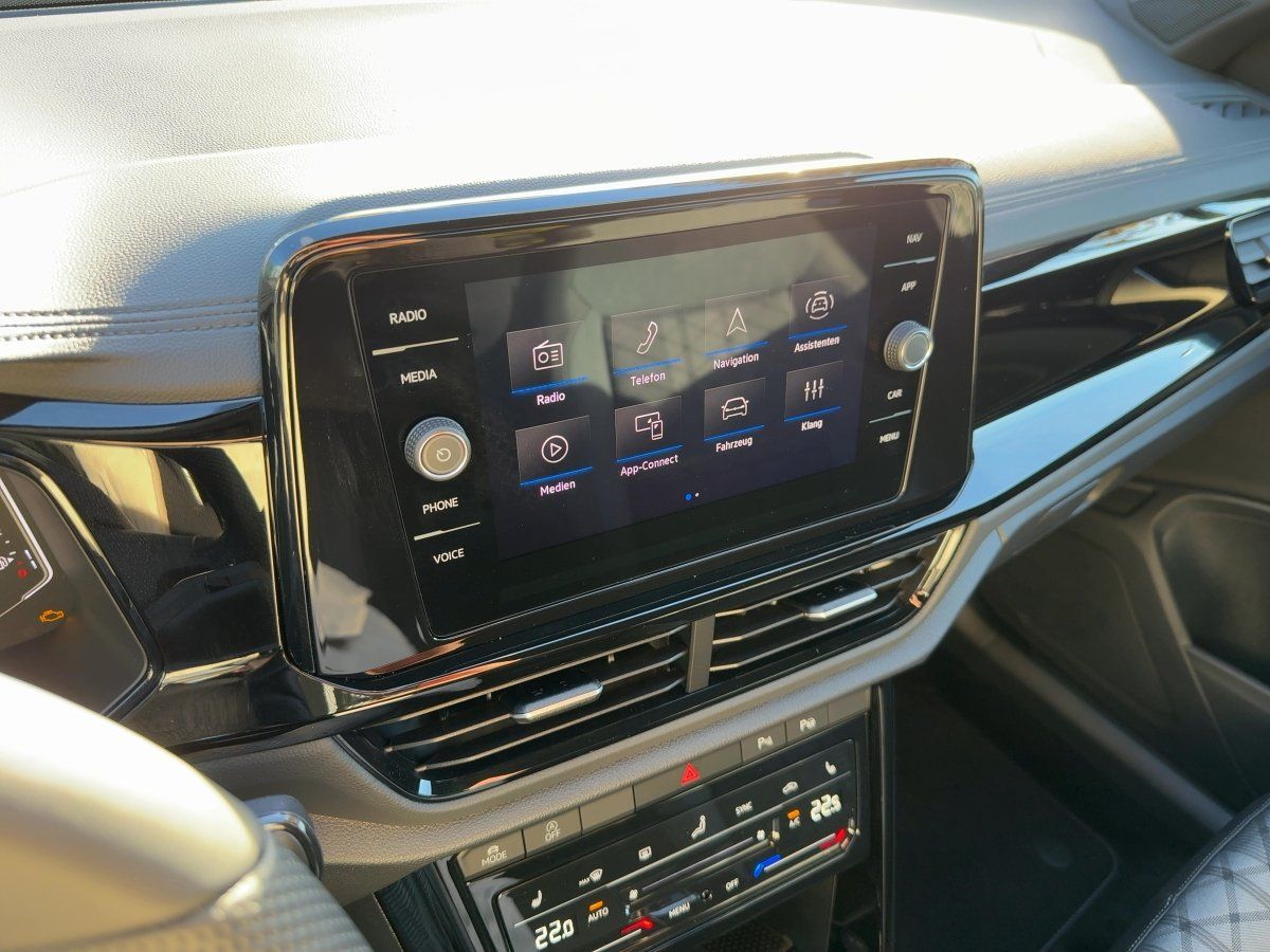 Fahrzeug autohaus mense Fahrzeugabbildung Volkswagen T-Roc 1.5 TSI DSG R-Line AHK BlackStyle Winterre