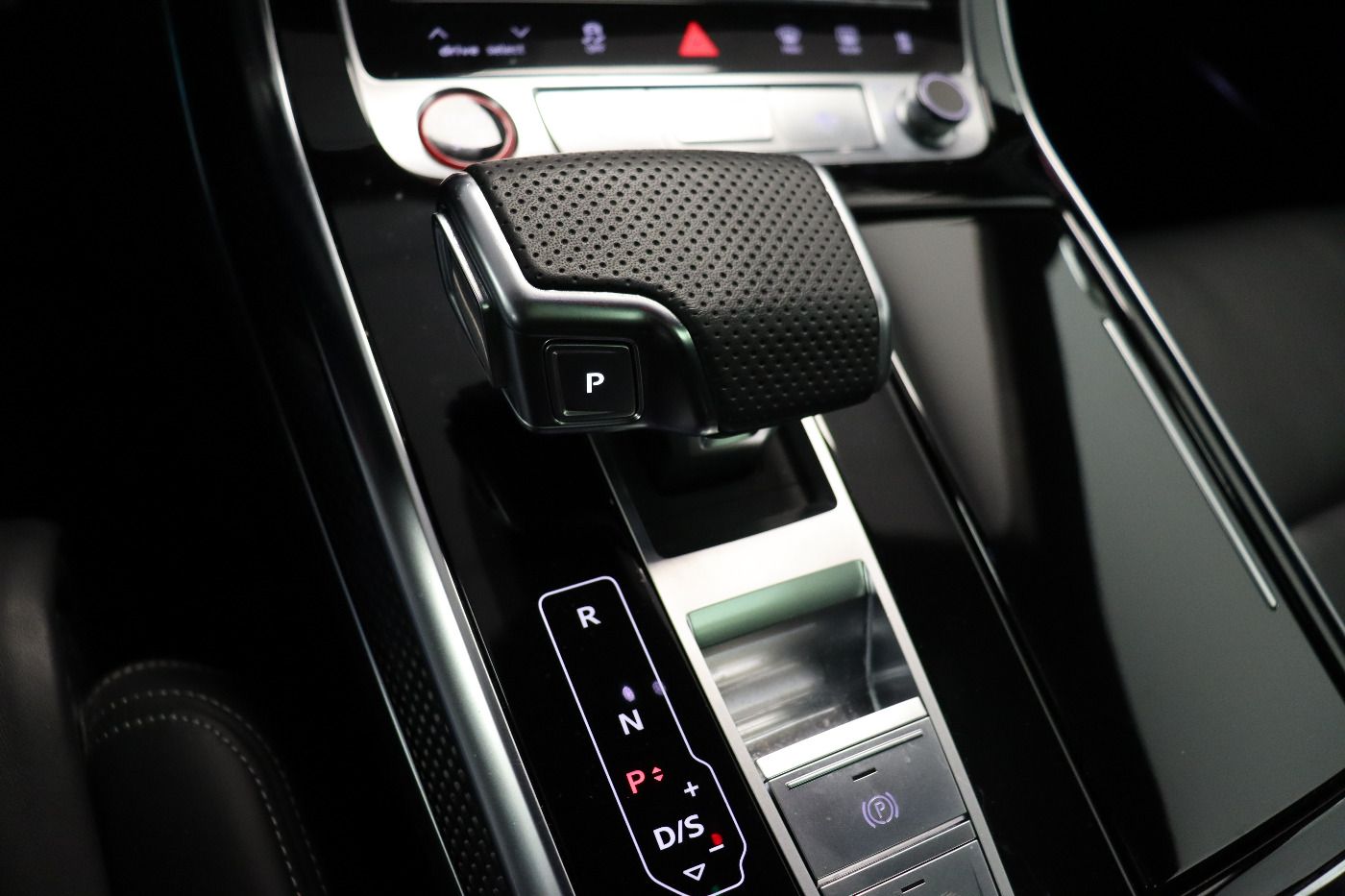 Fahrzeug autohaus mense Fahrzeugabbildung Audi SQ8 4.0 TFSI Quattro tiptronic Matrix|AHK|HUD|Lu