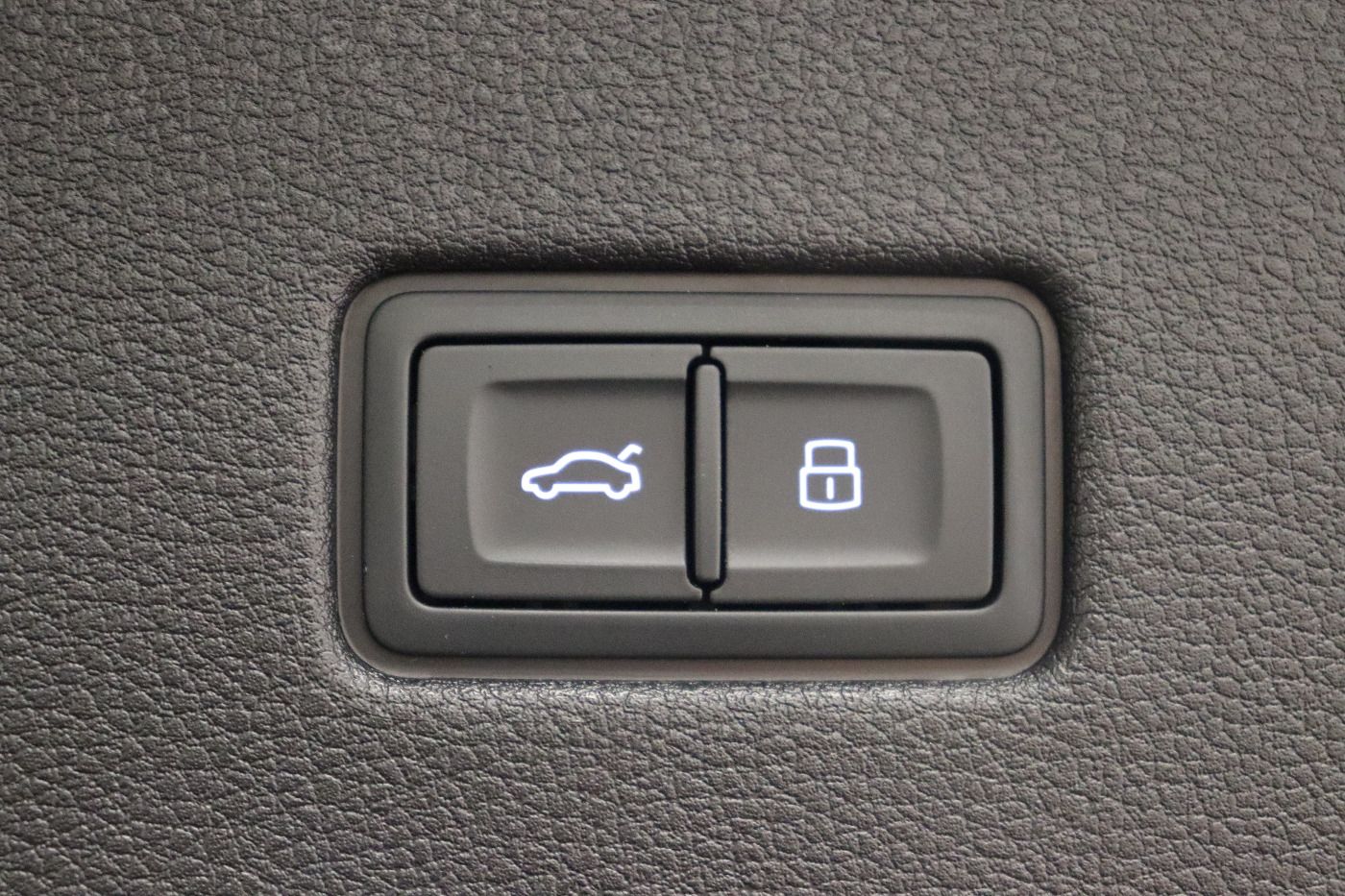 Fahrzeug autohaus mense Fahrzeugabbildung Audi SQ8 4.0 TFSI Quattro tiptronic Matrix|AHK|HUD|Lu