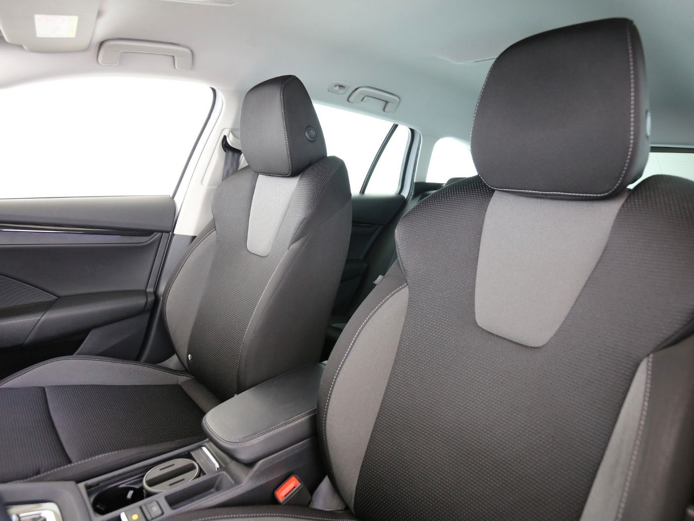 Fahrzeugabbildung SKODA Octavia Combi 2.0 TDI Tour AHK|Standhzg|4xSHZG