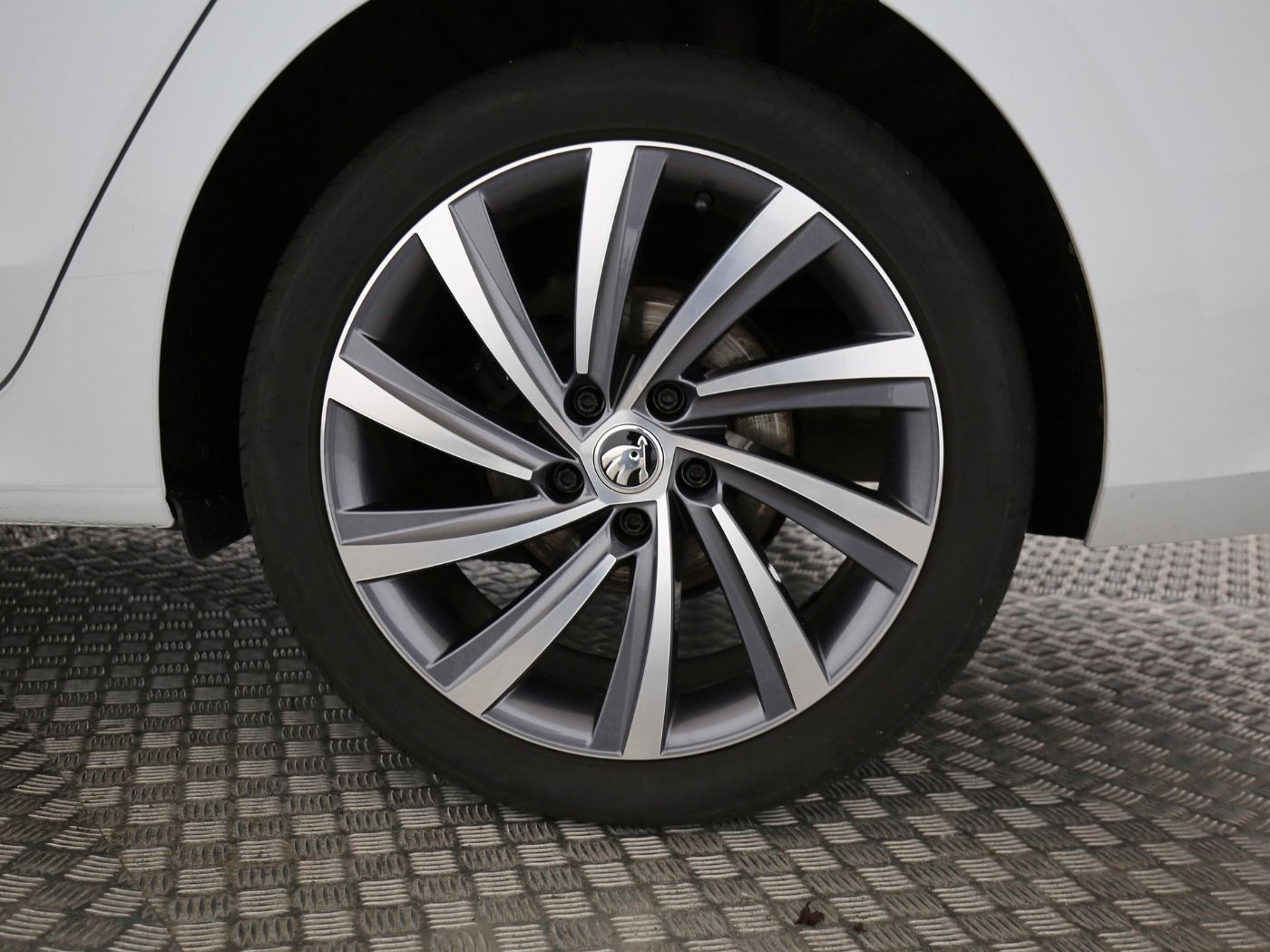 Fahrzeugabbildung SKODA Octavia Combi 2.0 TDI Tour AHK|Standhzg|4xSHZG