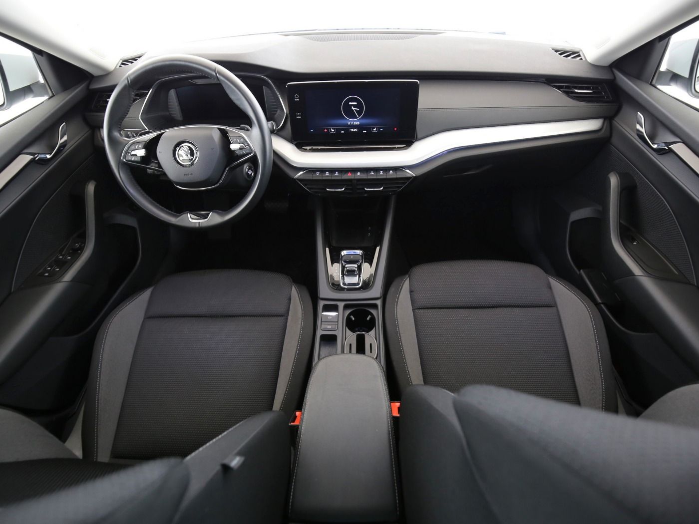 Fahrzeugabbildung SKODA Octavia Combi 2.0 TDI Tour AHK|Standhzg|4xSHZG