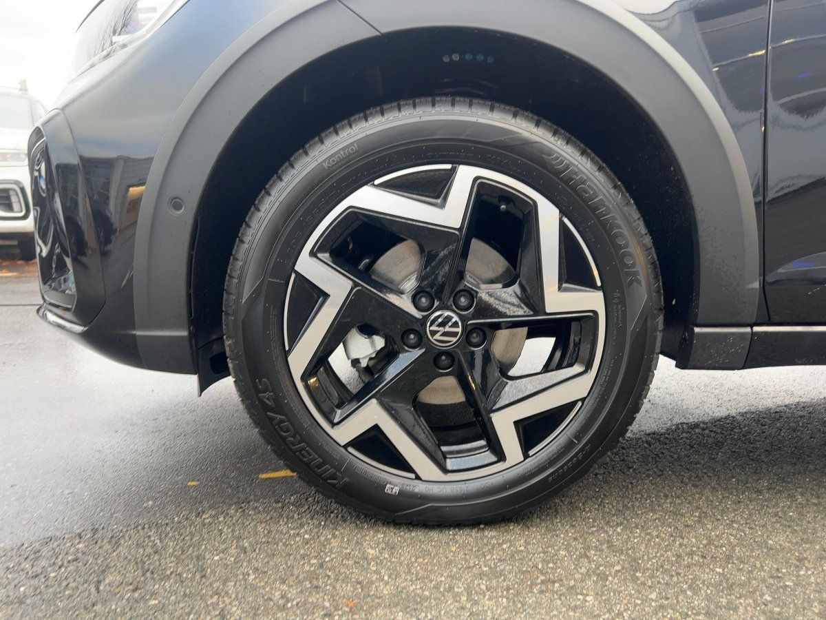 Fahrzeugabbildung Volkswagen Taigo 1.5 TSI DSG R-Line AHK Navi Keyless Kamera