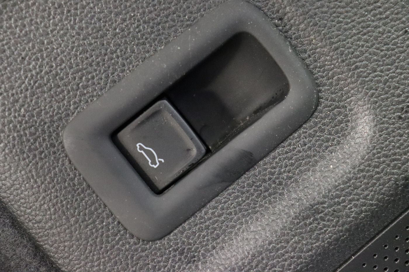 Fahrzeugabbildung Volkswagen Passat Variant 2.0 TDI DSG Elegance IQ.Light|AHK