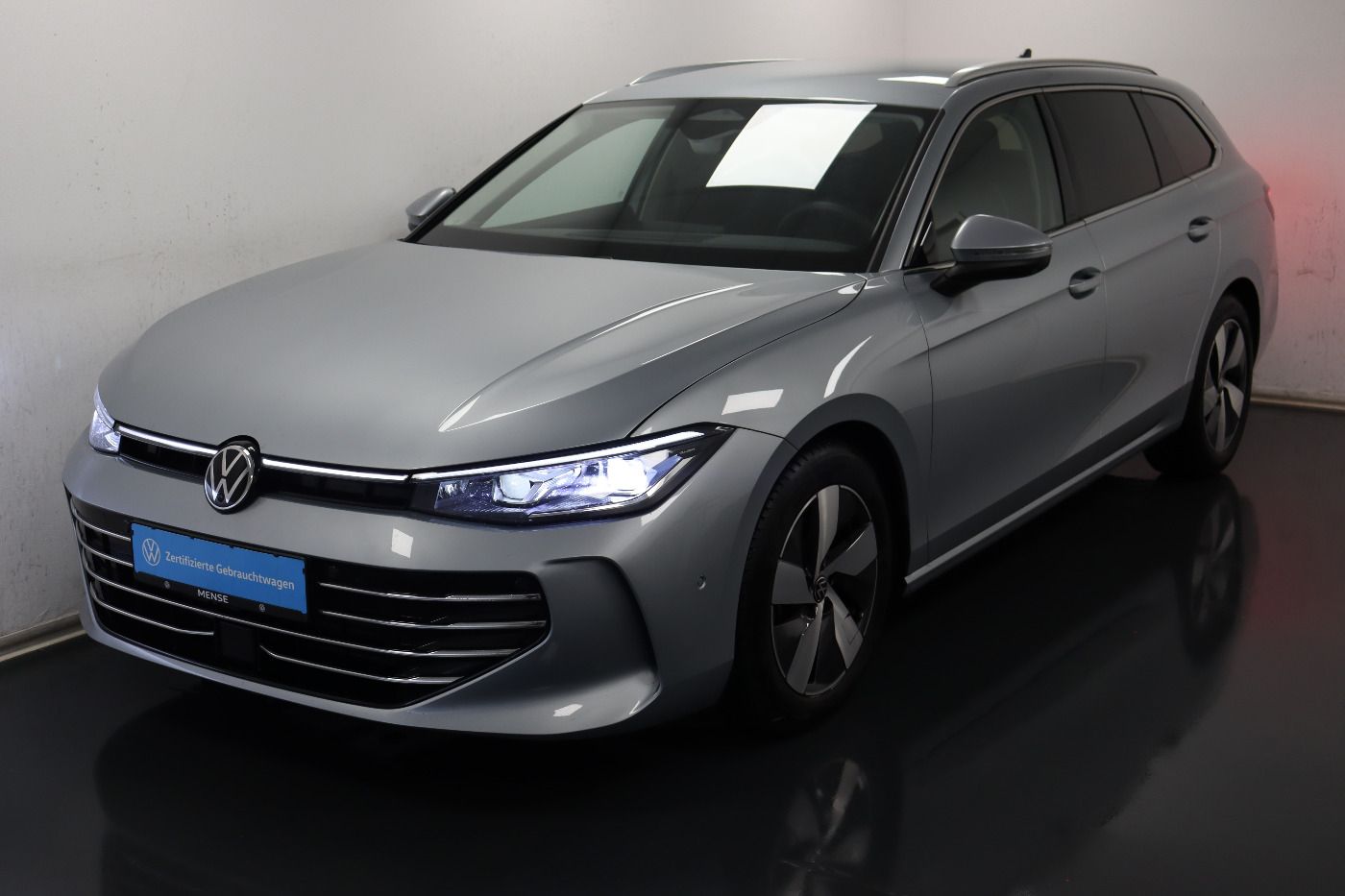 Fahrzeugabbildung Volkswagen Passat Variant 2.0 TDI DSG Elegance IQ.Light|AHK