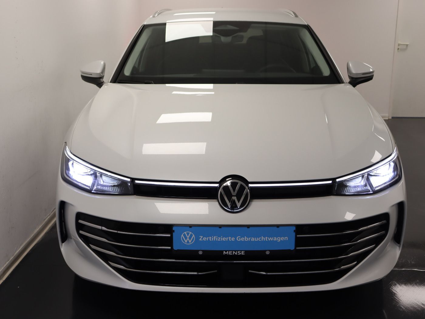 Fahrzeugabbildung Volkswagen Passat Variant 2.0 TDI DSG Elegance IQ.Light|AHK