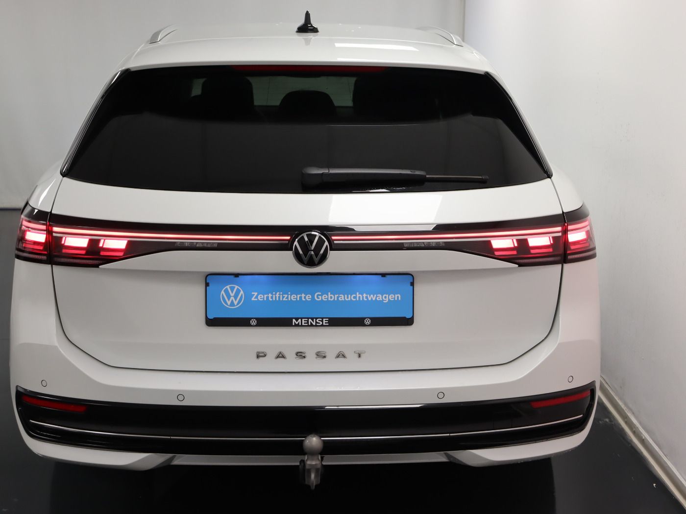 Fahrzeugabbildung Volkswagen Passat Variant 2.0 TDI DSG Elegance IQ.Light|AHK