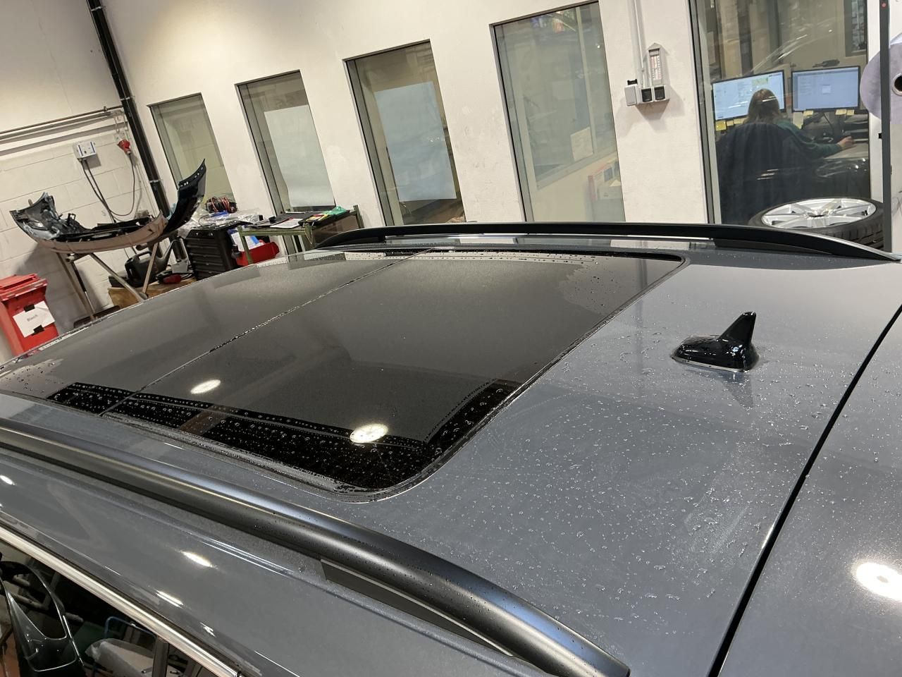 Fahrzeugabbildung Volkswagen Tiguan 2.0 TDI R-line Matrix|CarPlay|AHK|Pano|SD