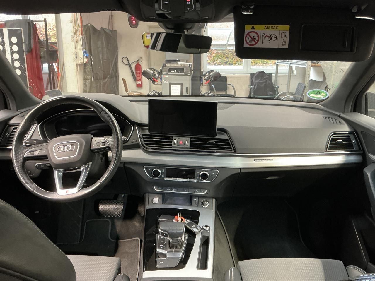 Fahrzeugabbildung Audi Q5 50 TFSI e quattro S tronic S line Matrix|AHK