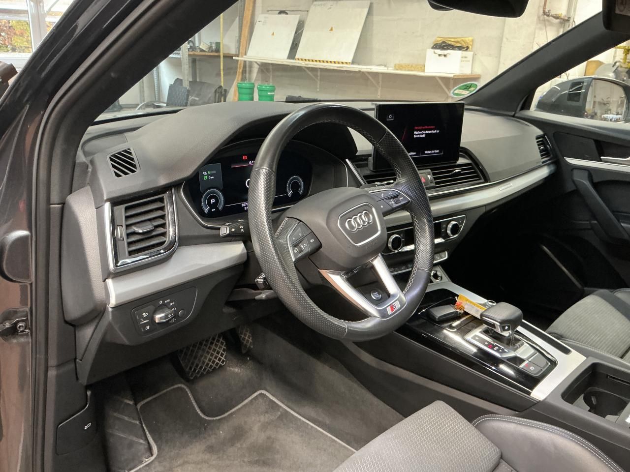 Fahrzeugabbildung Audi Q5 50 TFSI e quattro S tronic S line Matrix|AHK
