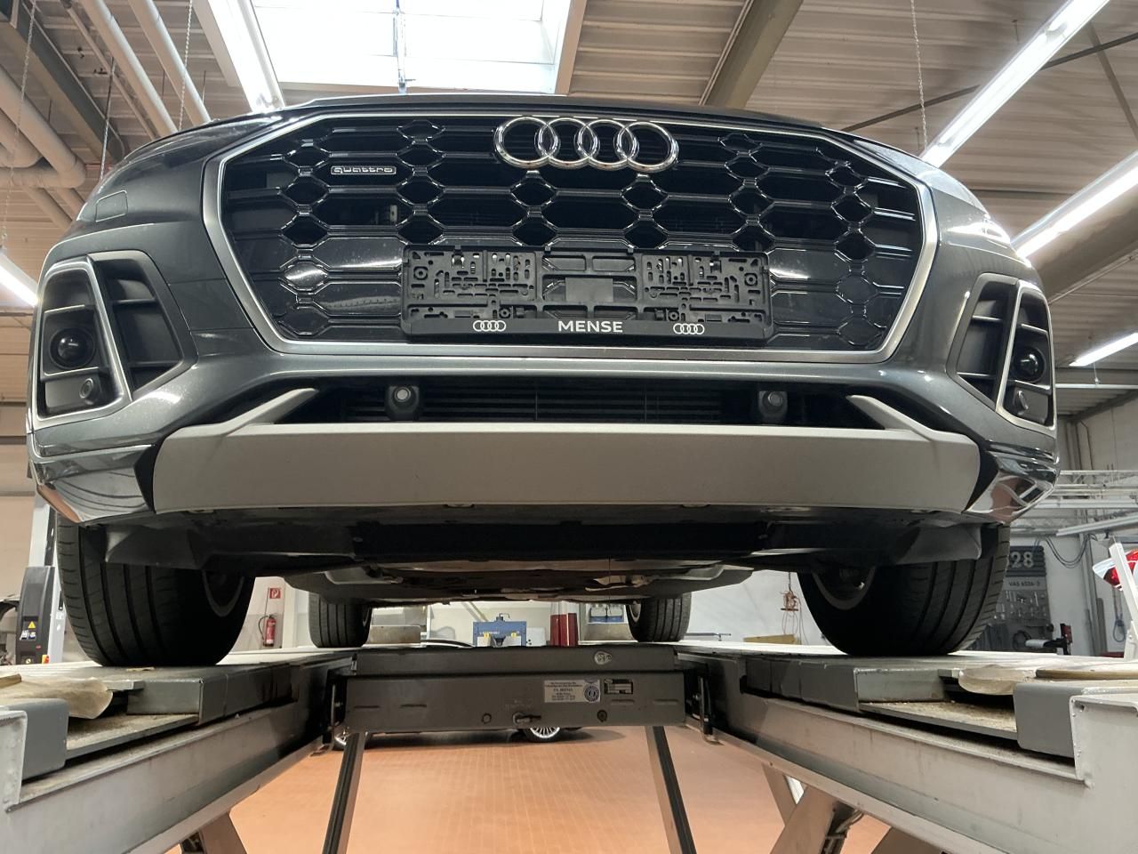 Fahrzeugabbildung Audi Q5 50 TFSI e quattro S tronic S line Matrix|AHK