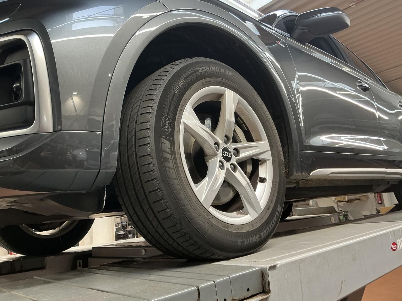 Fahrzeugabbildung Audi Q5 50 TFSI e quattro S tronic S line Matrix|AHK