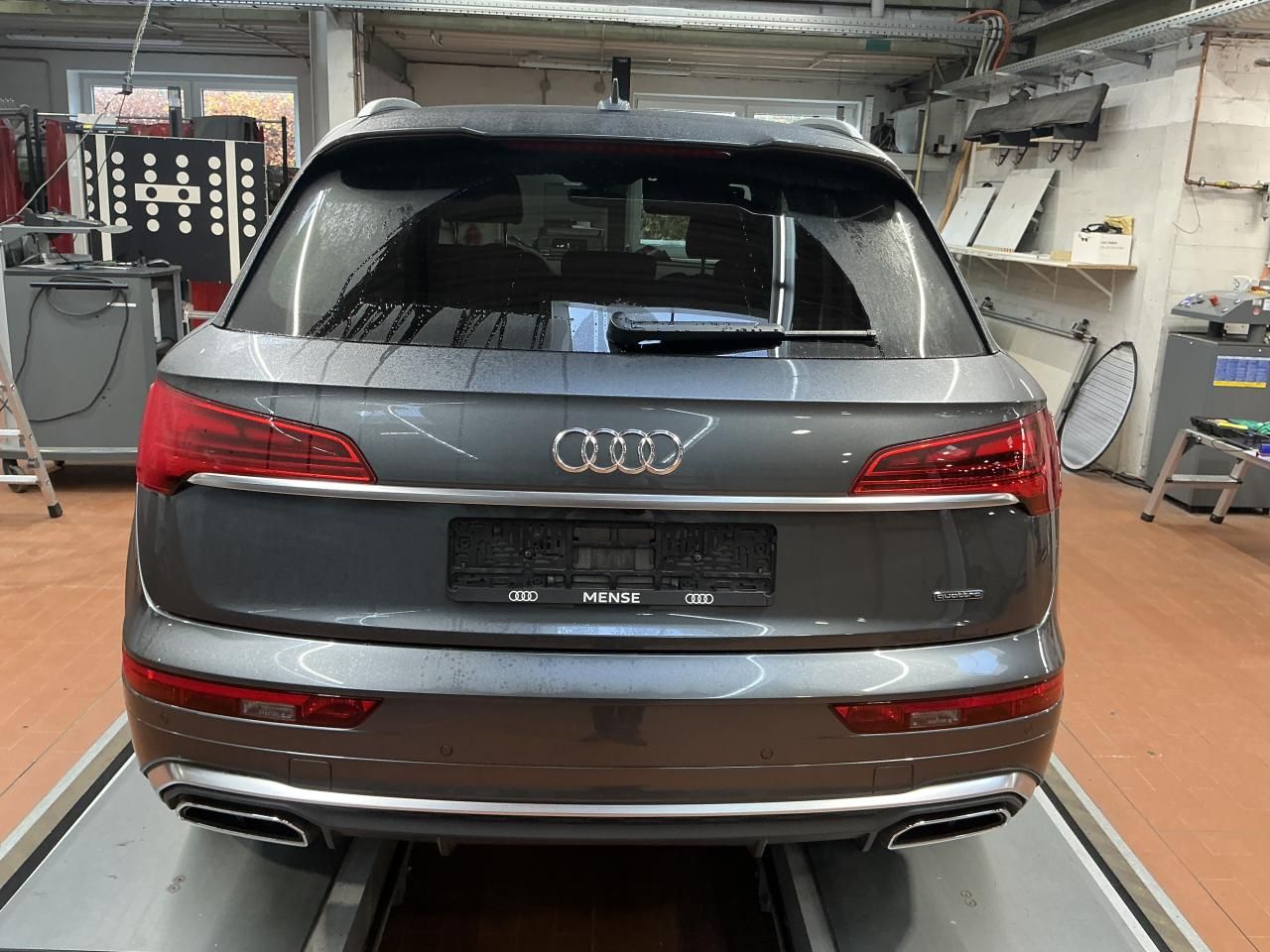 Fahrzeugabbildung Audi Q5 50 TFSI e quattro S tronic S line Matrix|AHK