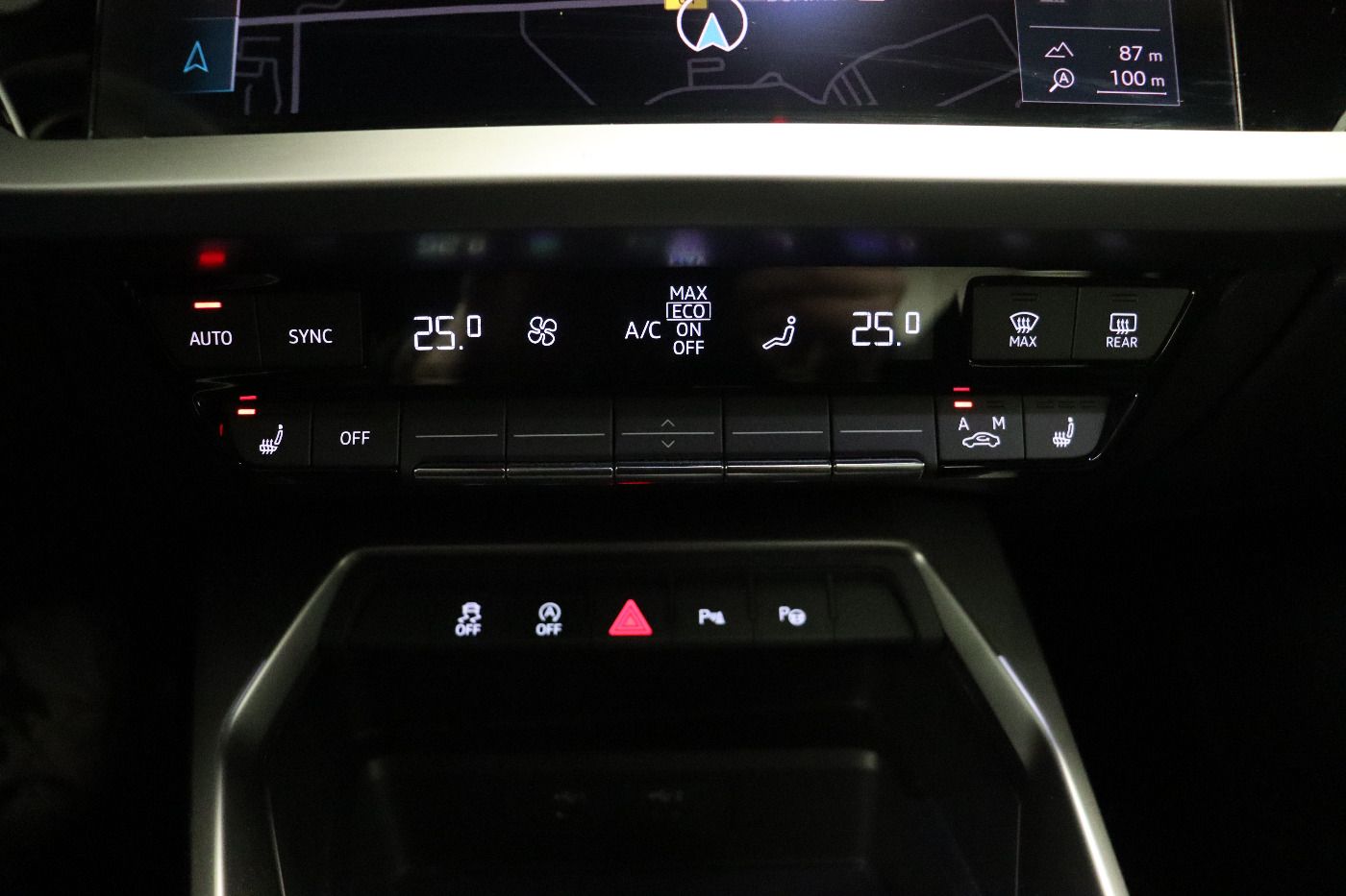 Fahrzeugabbildung Audi A3 Limousine 35 TFSI S tronic S line CarPlay|ACC