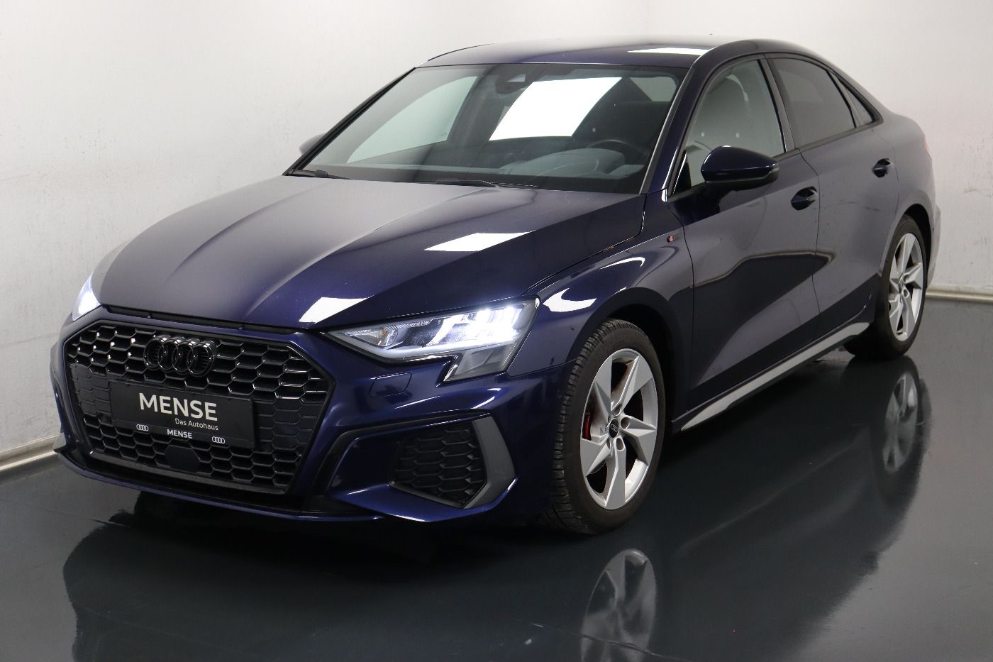 Fahrzeugabbildung Audi A3 Limousine 35 TFSI S tronic S line CarPlay|ACC