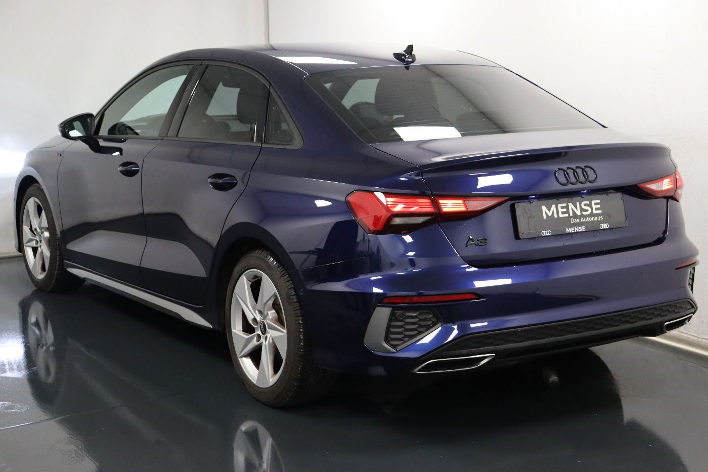 Fahrzeugabbildung Audi A3 Limousine 35 TFSI S tronic S line CarPlay|ACC