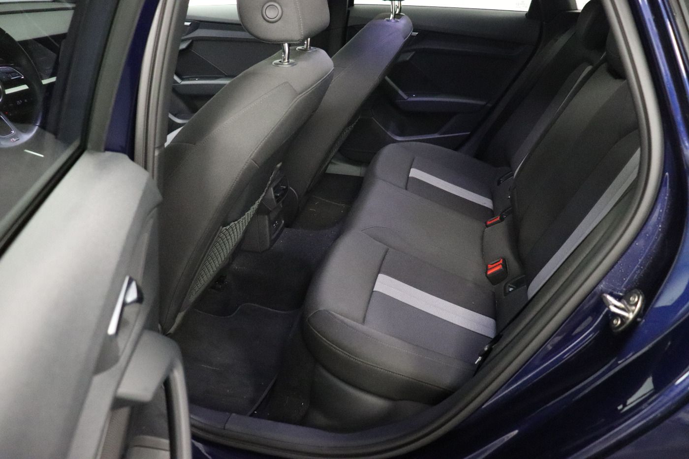 Fahrzeugabbildung Audi A3 Limousine 35 TFSI S tronic S line CarPlay|ACC