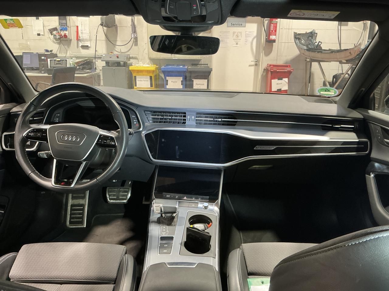 Fahrzeugabbildung Audi A6 Avant 50 TFSIe Quattro S-tronic S line AHK