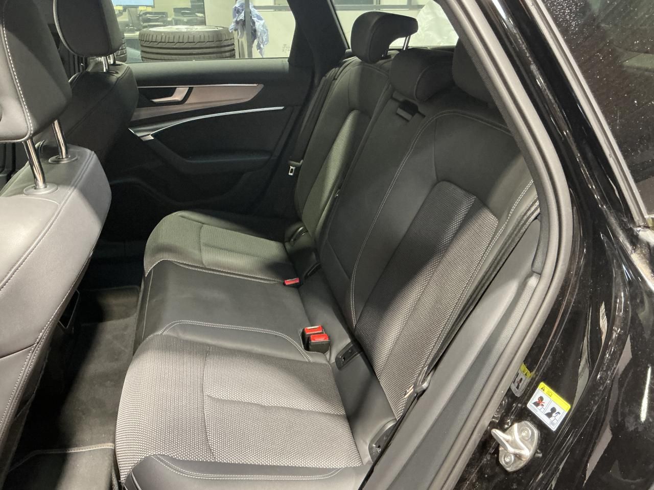 Fahrzeugabbildung Audi A6 Avant 50 TFSIe Quattro S-tronic S line AHK