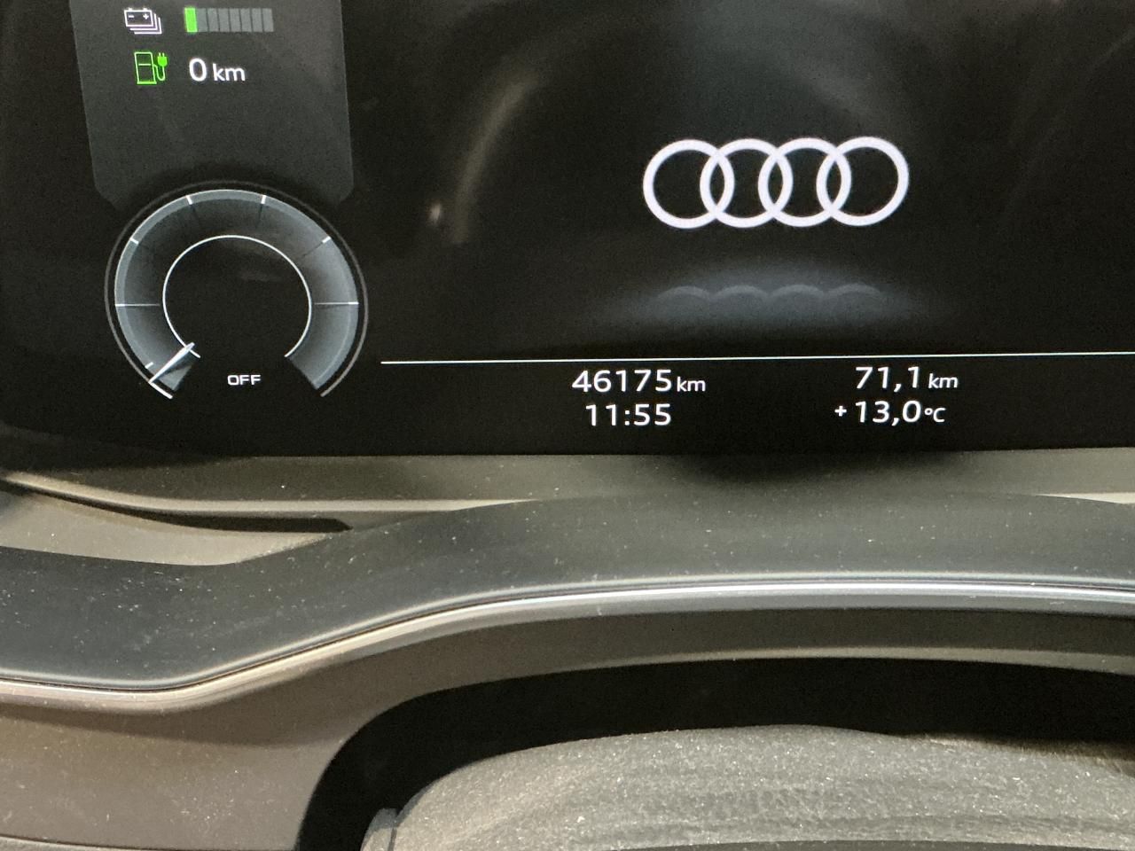 Fahrzeugabbildung Audi A6 Avant 50 TFSIe Quattro S-tronic S line AHK