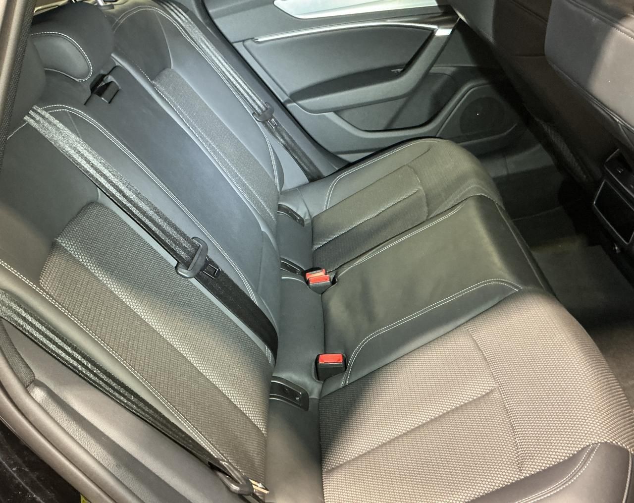 Fahrzeugabbildung Audi A6 Avant 50 TFSIe Quattro S-tronic S line AHK