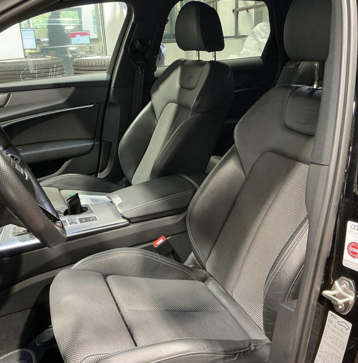 Fahrzeugabbildung Audi A6 Avant 50 TFSIe Quattro S-tronic S line AHK
