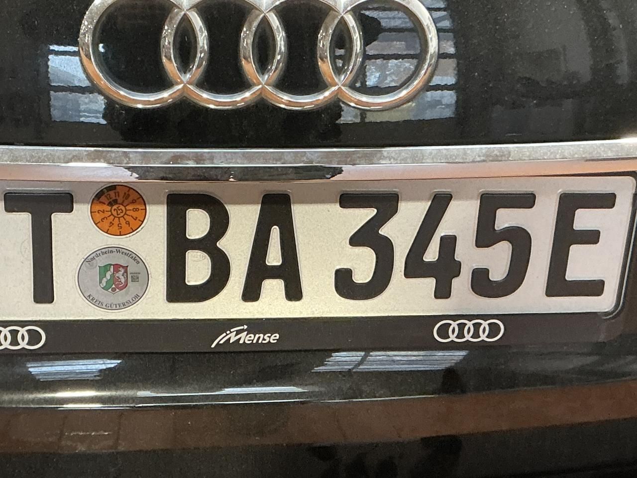 Fahrzeugabbildung Audi A6 Avant 50 TFSIe Quattro S-tronic S line AHK