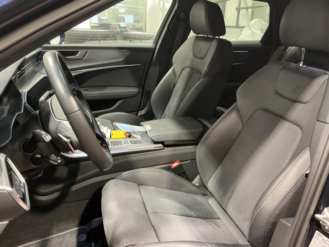 Fahrzeugabbildung Audi A6 Avant 55 TFSIe quattro S tronic S line Matrix