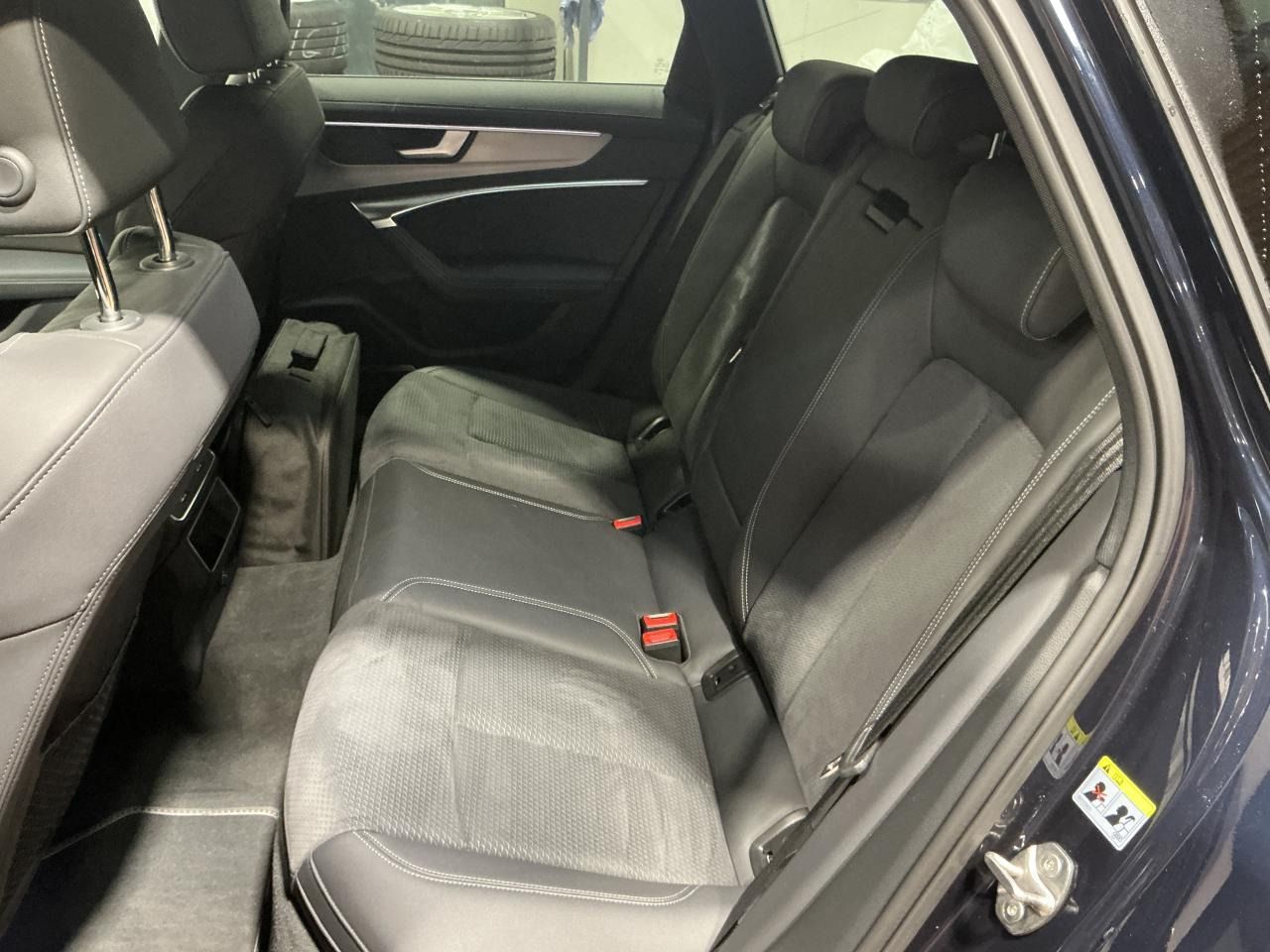 Fahrzeugabbildung Audi A6 Avant 55 TFSIe quattro S tronic S line Matrix