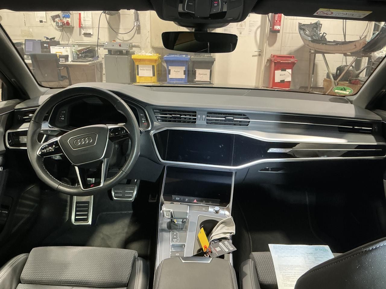 Fahrzeugabbildung Audi A6 Avant 55 TFSIe quattro S tronic S line Matrix