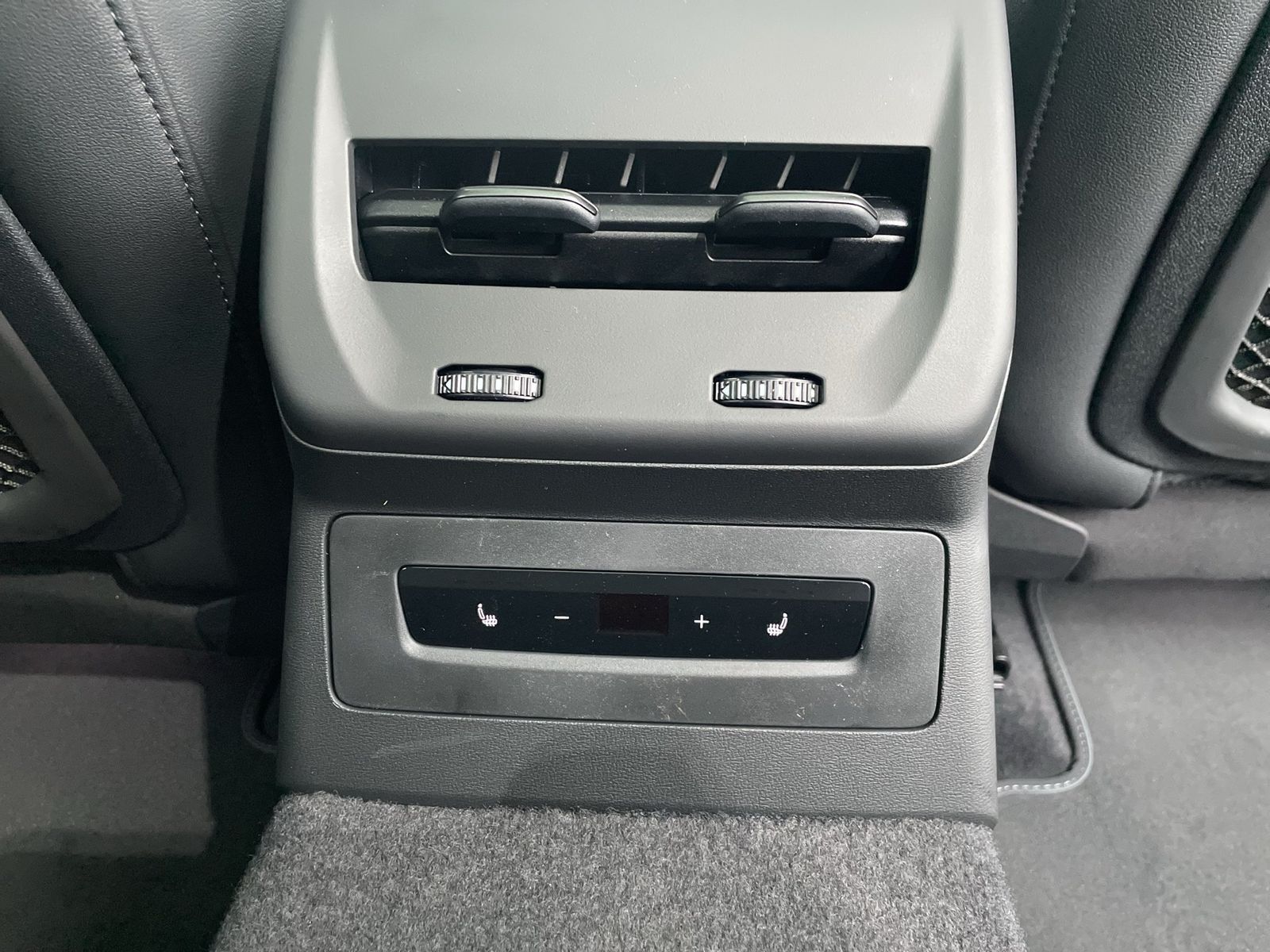 Fahrzeugabbildung Audi A5 Avant e-hybrid quattro 270 kW S tronic Matrix