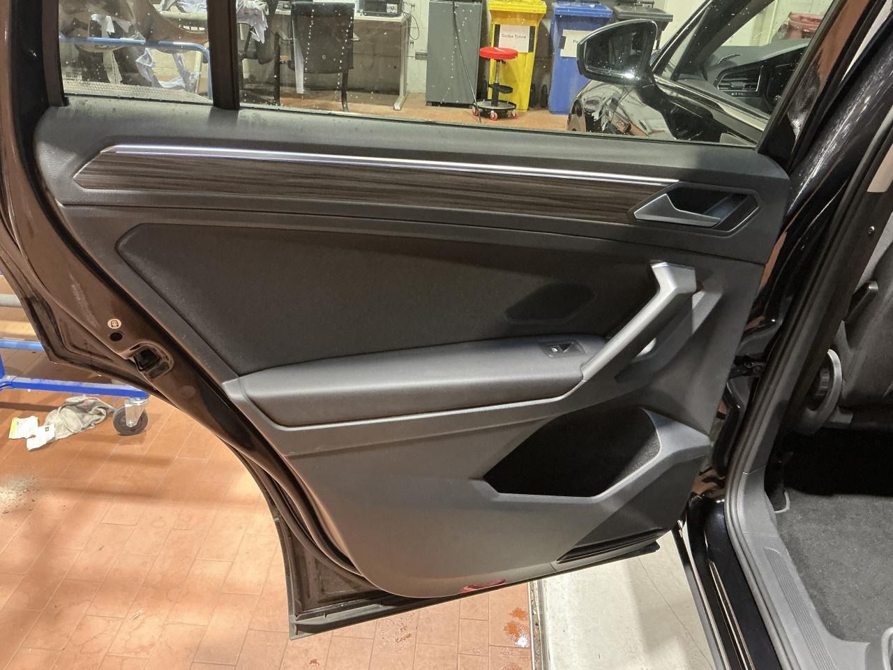 Fahrzeugabbildung Volkswagen Tiguan Allspace 2.0 TDI 4 Motion DSG Elegance LM