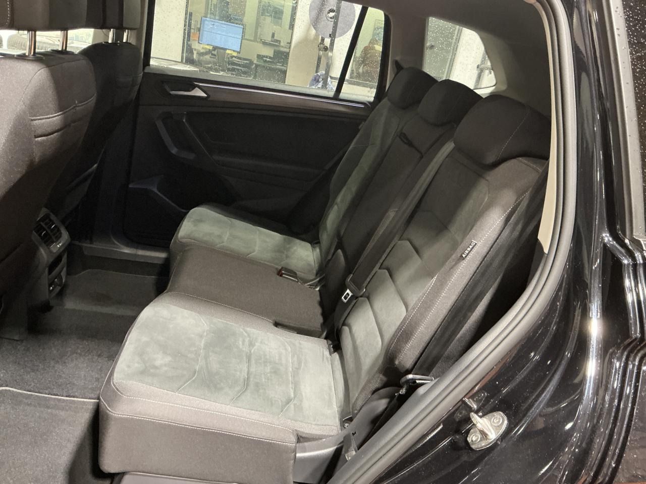 Fahrzeugabbildung Volkswagen Tiguan Allspace 2.0 TDI 4 Motion DSG Elegance LM