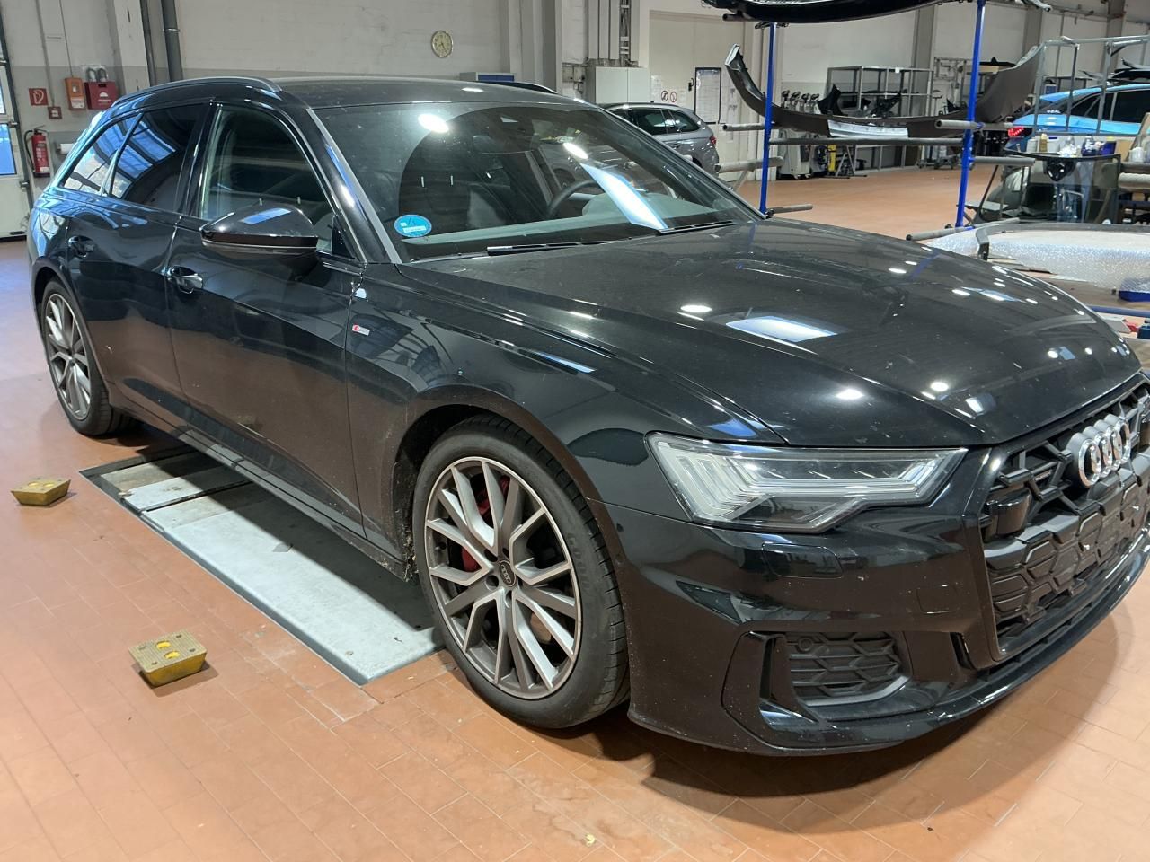 Fahrzeug autohaus mense Fahrzeugabbildung Audi A6 Avant 55 TFSI e quattro S tronic S-Line B&O