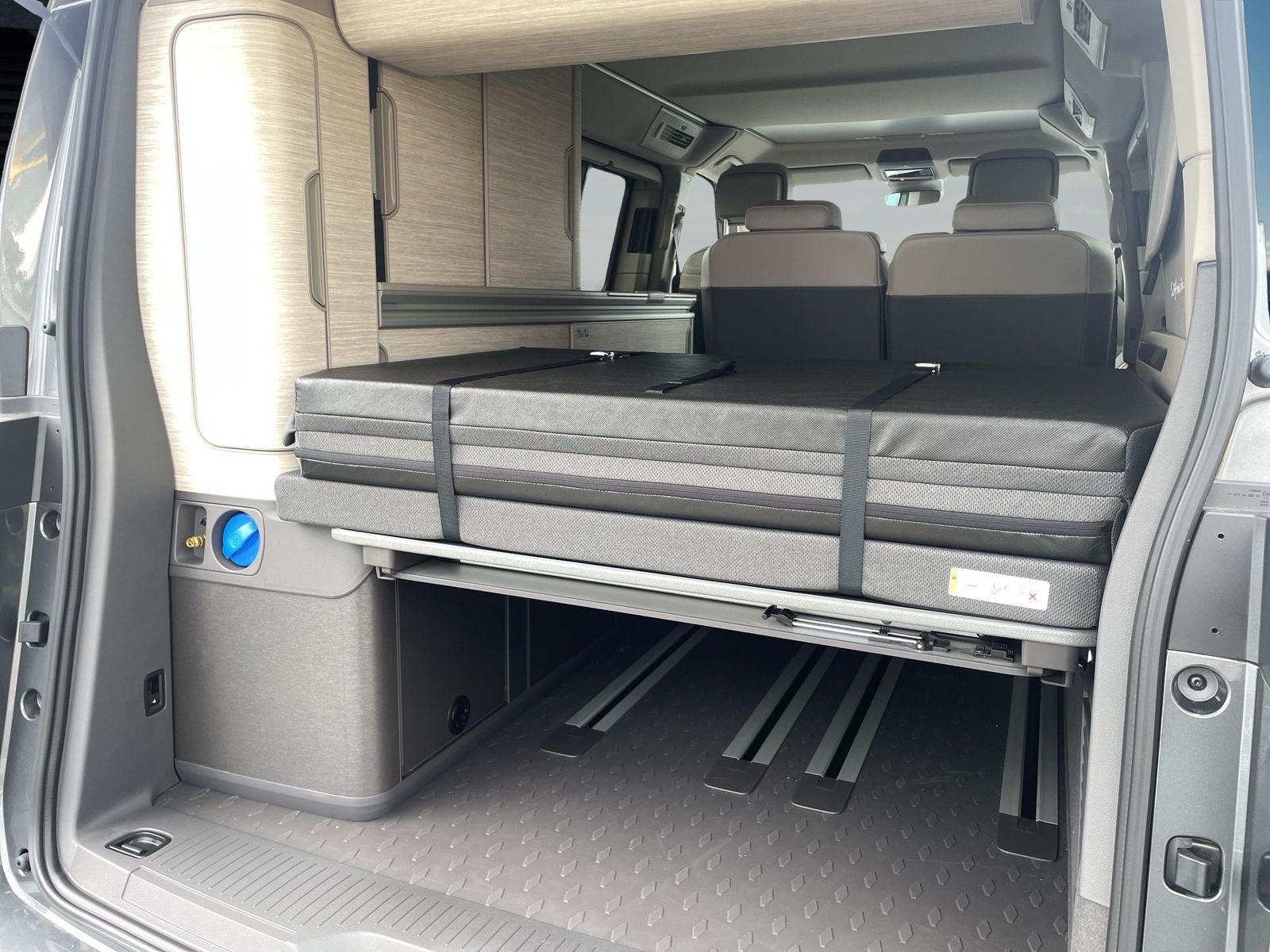 Fahrzeug autohaus mense Fahrzeugabbildung Volkswagen California Ocean eHybrid 4M 130 kW 85 kW