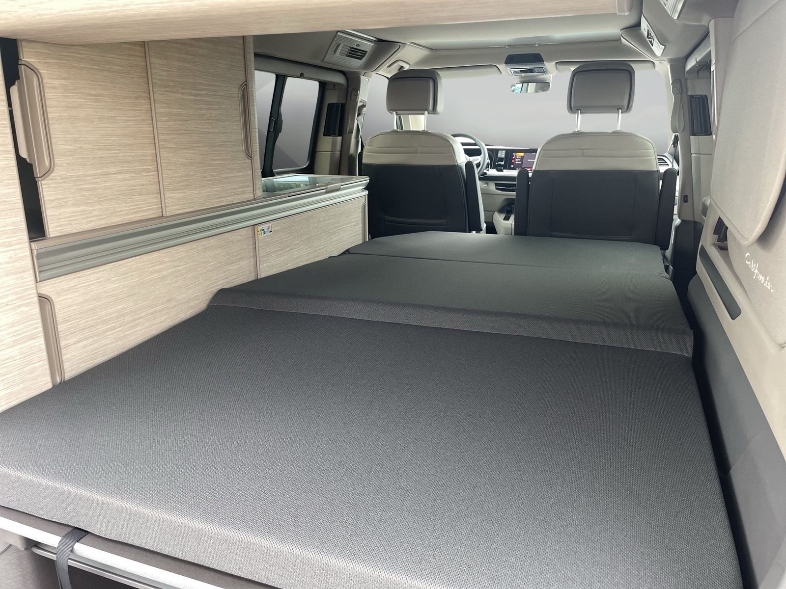 Fahrzeugabbildung Volkswagen California Ocean eHybrid 4M 130 kW 85 kW