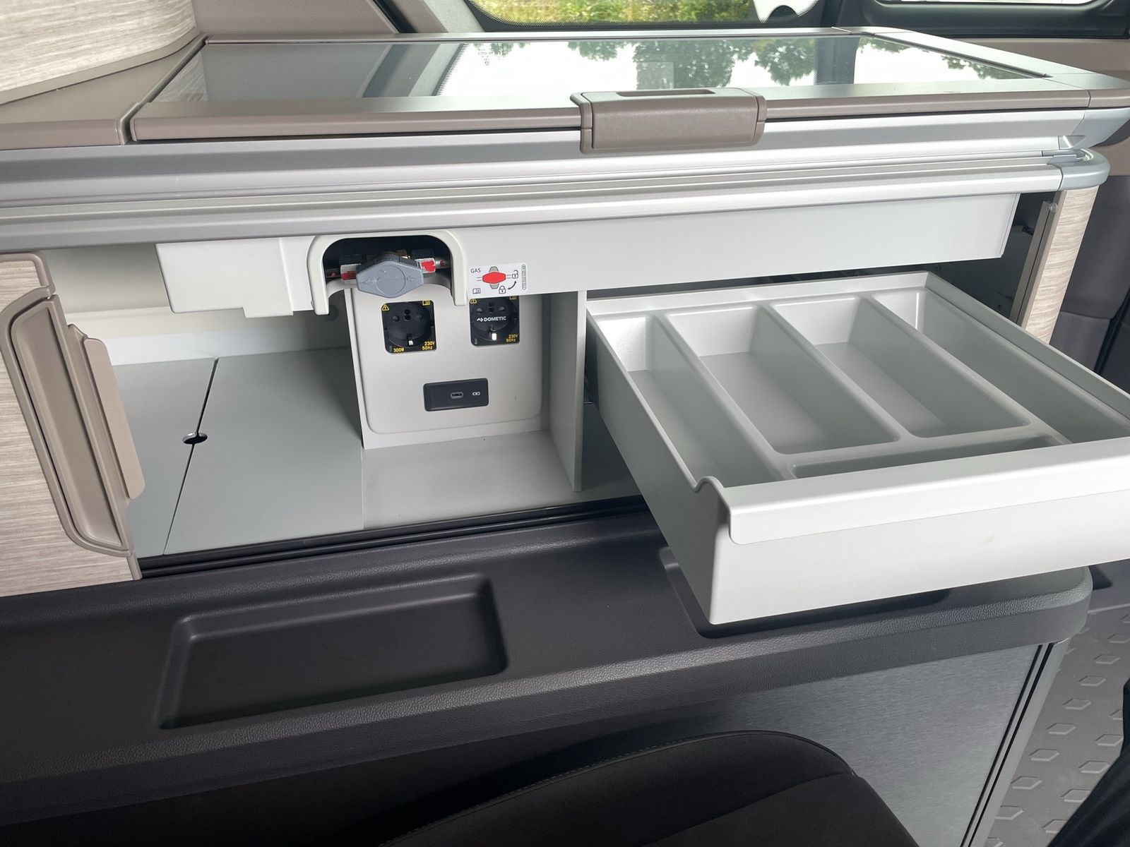 Fahrzeugabbildung Volkswagen California Ocean eHybrid 4M 130 kW 85 kW