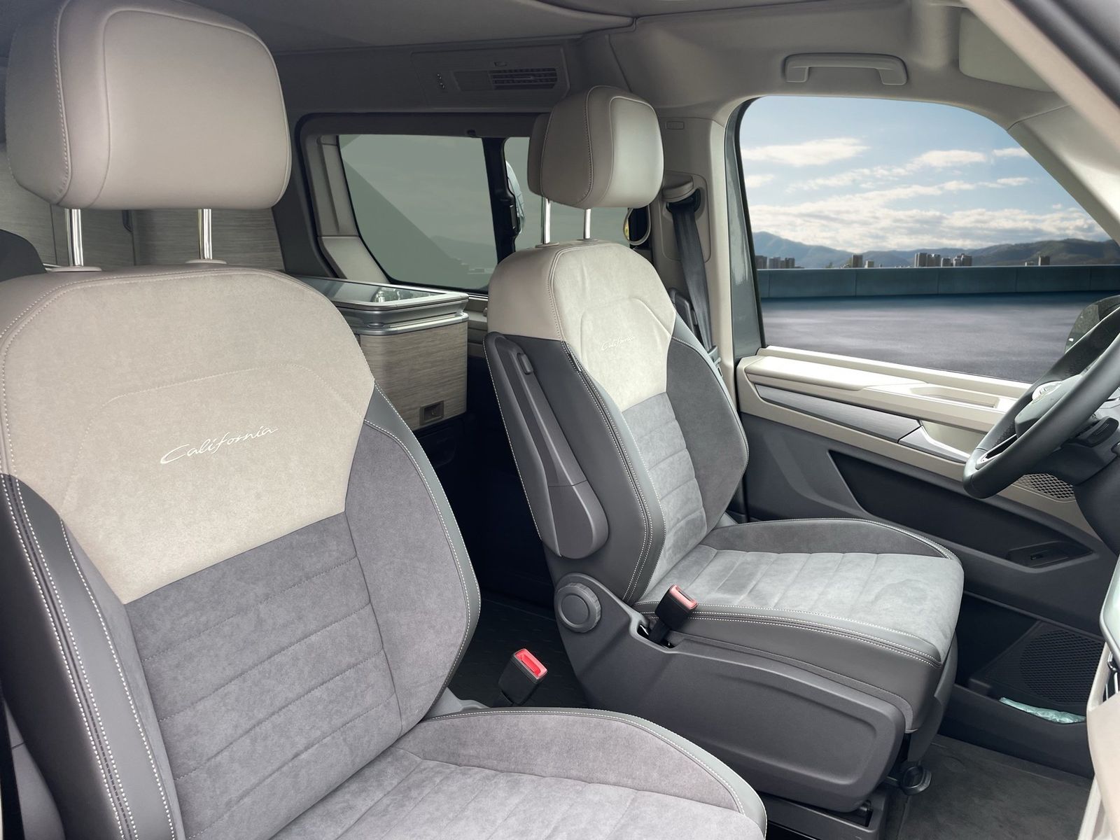 Fahrzeugabbildung Volkswagen California Ocean eHybrid 4M 130 kW 85 kW