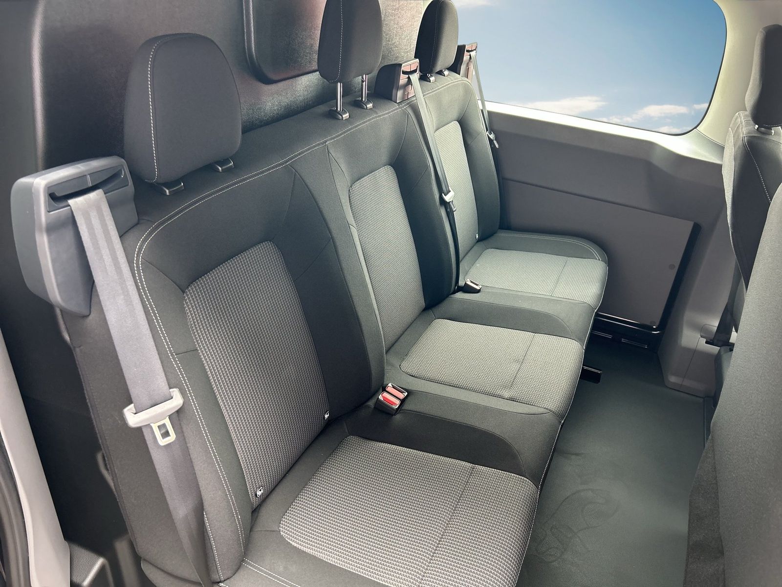 Fahrzeugabbildung Volkswagen NFZ Transporter Kasten Plus TDI 110 kW LR 6-Gang