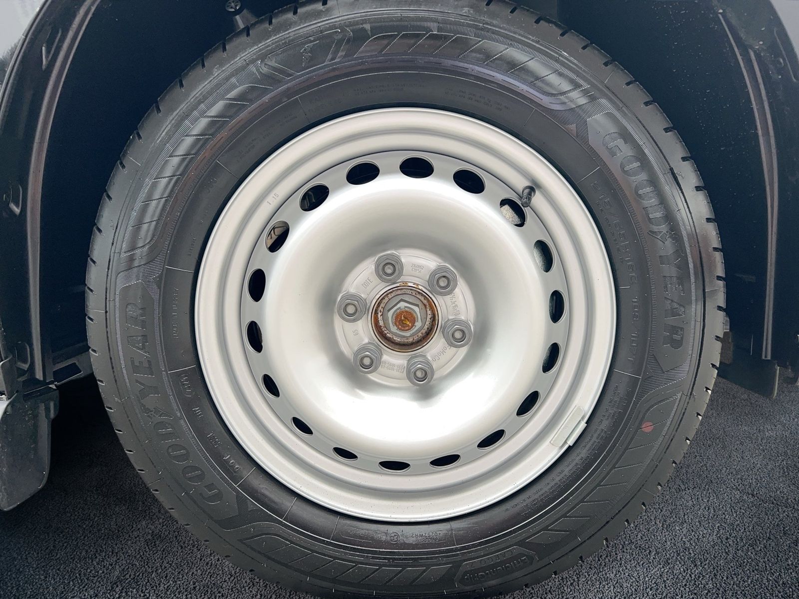 Fahrzeugabbildung Volkswagen NFZ Transporter Kasten Plus TDI 110 kW LR 6-Gang